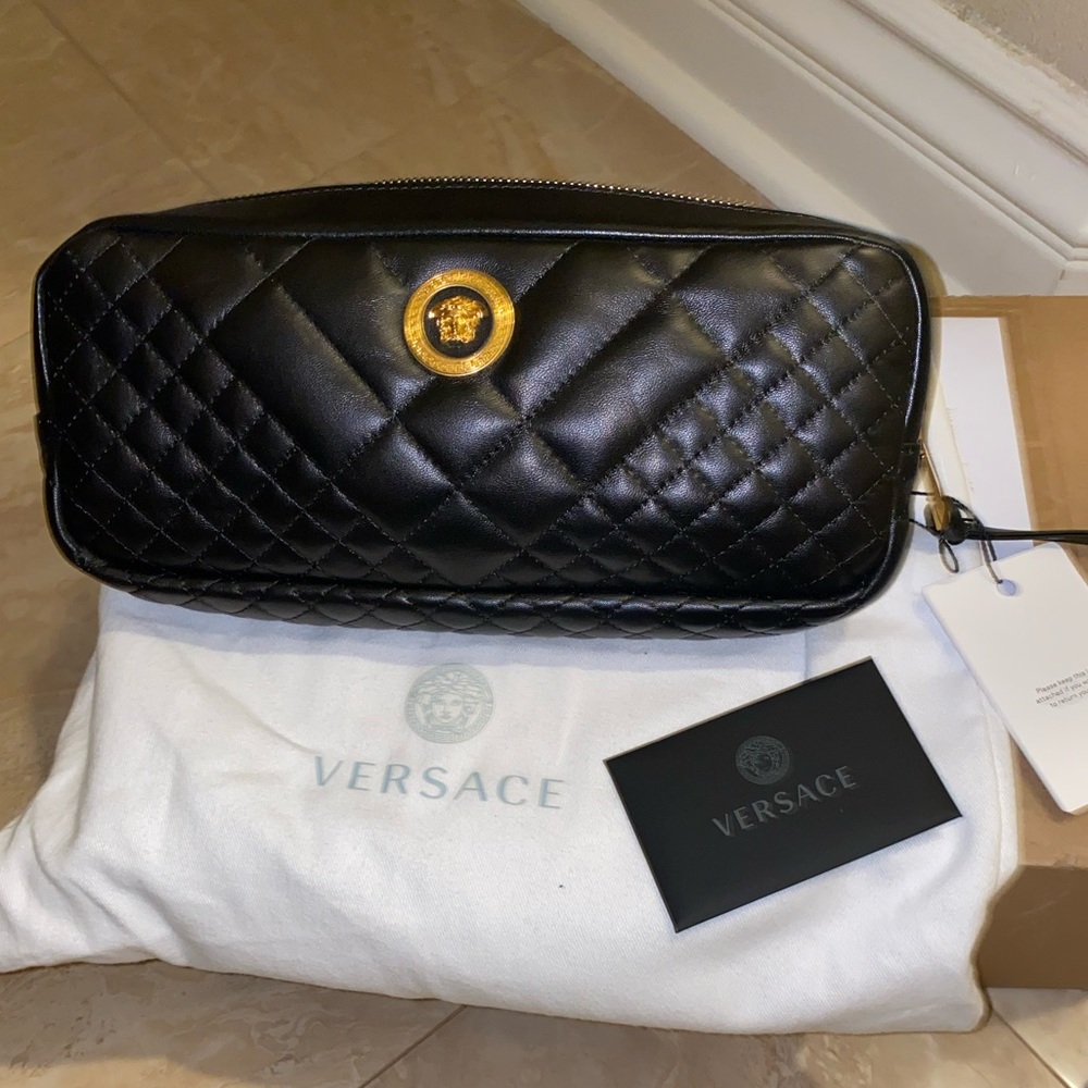 NEW💕Versace quilted leather Medusa - Picture 5 of 8